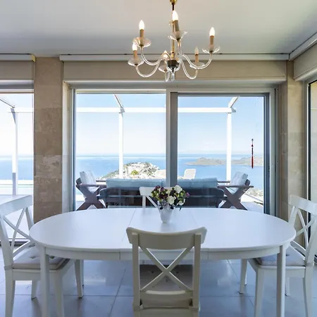 Villa Charming With Sea View In *