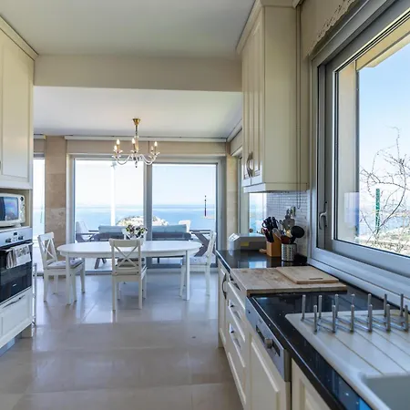 Charming With Sea View In Villa *