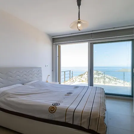 Villa Charming With Sea View In Bodrum