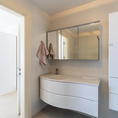 فيلة Charming With Sea View In